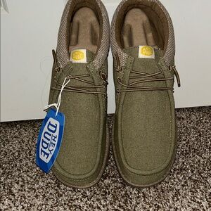 NWT! Hey Dude Wally Salt ‘n’ Stone Olive Canvas Mid- Men’s size 9